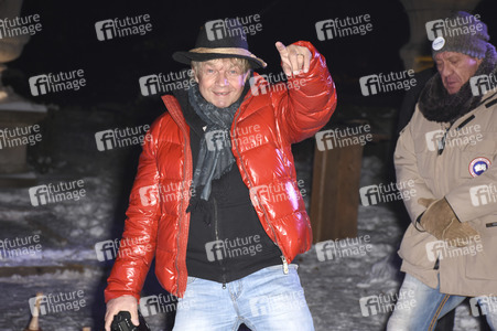 Angermaier Jubiläums Eisstock-WM in Tracht 2017 in München