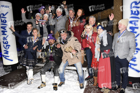 Angermaier Jubiläums Eisstock-WM in Tracht 2017 in München