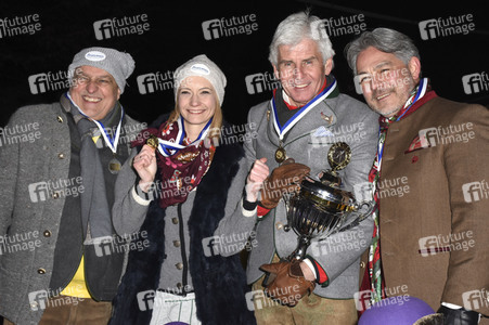Angermaier Jubiläums Eisstock-WM in Tracht 2017 in München