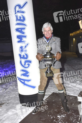 Angermaier Jubiläums Eisstock-WM in Tracht 2017 in München