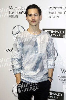 Hien Le Fashion Show auf der Mercedes-Benz Fashion Week Berlin Autumn/Winter 2017