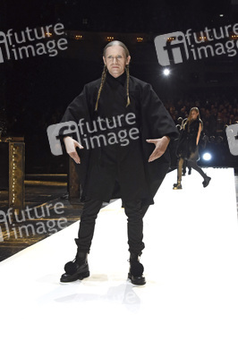 Esther Perbandt Fashion Show auf der Mercedes-Benz Fashion Week Berlin Autumn/Winter 2017