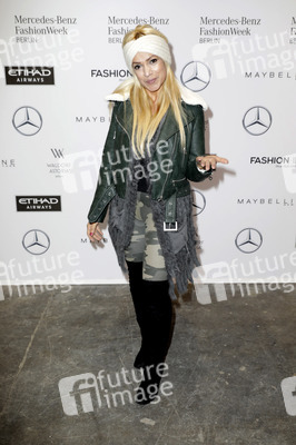 Rebekka Ruetz Fashion Show auf der Mercedes-Benz Fashion Week Berlin Autumn/Winter 2017