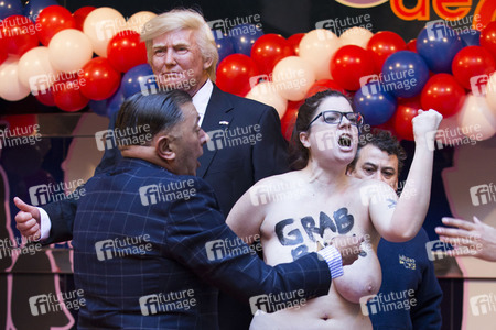 Enthülung der Donald Trump Wachsfigur in Madrid
