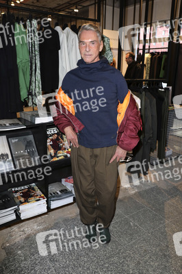 Vladimir Karaleev Fashion Show auf der Mercedes-Benz Fashion Week Berlin Autumn/Winter 2017