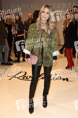Marcel Ostertag Fashion Show auf der Mercedes-Benz Fashion Week Berlin Autumn/Winter 2017