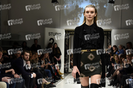 Marcel Ostertag Fashion Show auf der Mercedes-Benz Fashion Week Berlin Autumn/Winter 2017