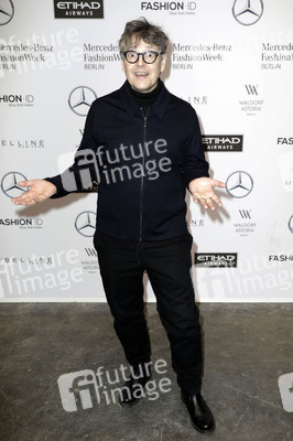 Dawid Tomaszewski Fashion Show auf der Mercedes-Benz Fashion Week Berlin Autumn/Winter 2017