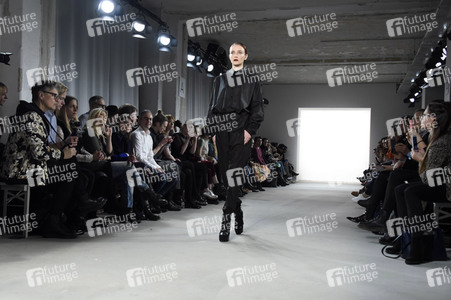 I'VR Isabel Vollrath Fashion Show Mercedes-Benz Fashion Week Berlin Autumn/Winter 2017