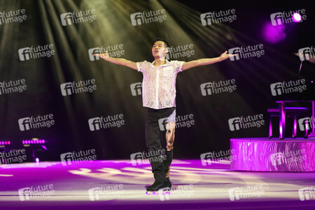 Eisrevue-Premiere 'Holiday on Ice - Time' in Köln
