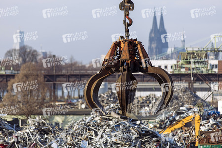Symbolfoto Schrott