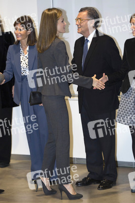 Königin Letizia besucht das AECC Forum in Madrid