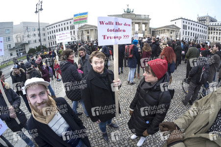 Protest gegen Trump-Politik in Berlin