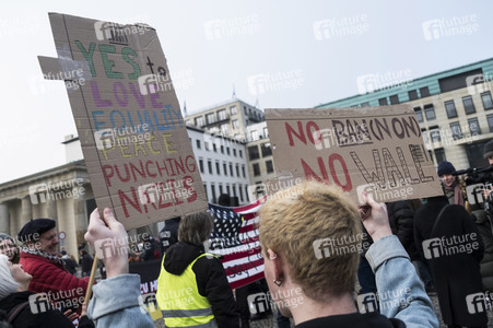 Protest gegen Trump-Politik in Berlin