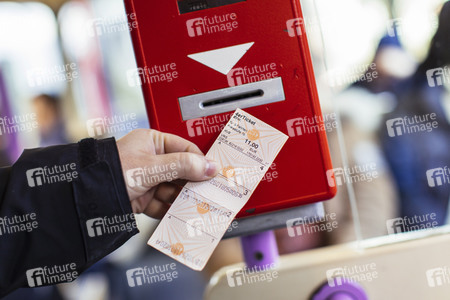 Symbolfoto Streifenkarte