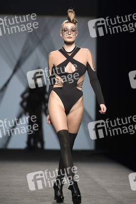 Maya Hansen Fashion Show auf der Mercedes-Benz Fashion Week Madrid AW 2017