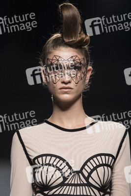 Maya Hansen Fashion Show auf der Mercedes-Benz Fashion Week Madrid AW 2017
