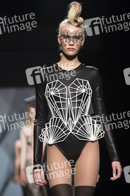 Maya Hansen Fashion Show auf der Mercedes-Benz Fashion Week Madrid AW 2017
