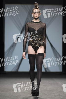 Maya Hansen Fashion Show auf der Mercedes-Benz Fashion Week Madrid AW 2017