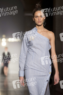 Roberto Verino Fashion Show auf der Mercedes-Benz Fashion Week Madrid AW 2017