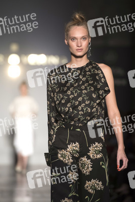 Roberto Verino Fashion Show auf der Mercedes-Benz Fashion Week Madrid AW 2017
