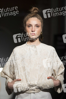 Roberto Verino Fashion Show auf der Mercedes-Benz Fashion Week Madrid AW 2017