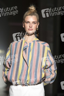 Roberto Verino Fashion Show auf der Mercedes-Benz Fashion Week Madrid AW 2017