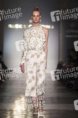 Roberto Verino Fashion Show auf der Mercedes-Benz Fashion Week Madrid AW 2017