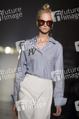 Roberto Verino Fashion Show auf der Mercedes-Benz Fashion Week Madrid AW 2017