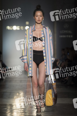 Roberto Verino Fashion Show auf der Mercedes-Benz Fashion Week Madrid AW 2017