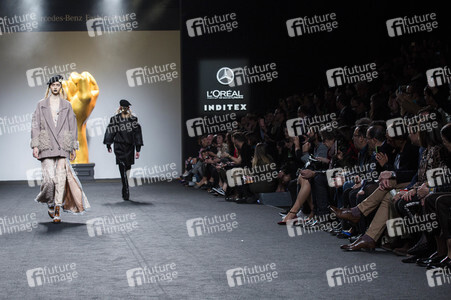 Ana Locking Fashion Show auf der Mercedes-Benz Fashion Week Madrid AW 2017