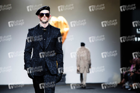 Ana Locking Fashion Show auf der Mercedes-Benz Fashion Week Madrid AW 2017