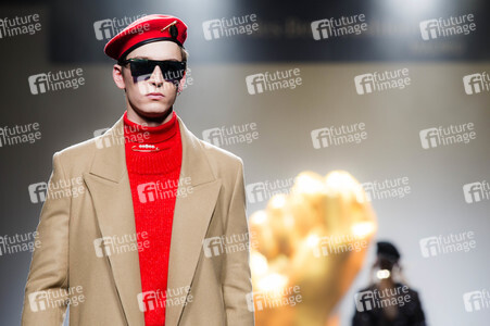 Ana Locking Fashion Show auf der Mercedes-Benz Fashion Week Madrid AW 2017