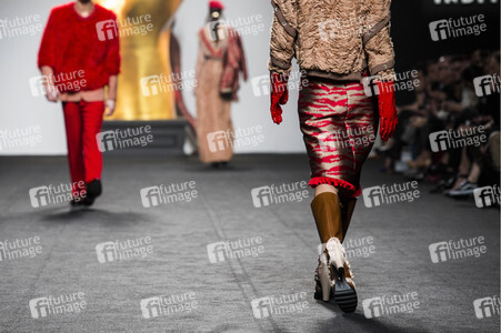 Ana Locking Fashion Show auf der Mercedes-Benz Fashion Week Madrid AW 2017