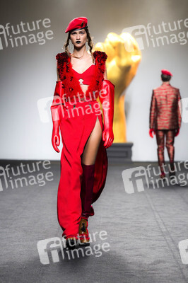 Ana Locking Fashion Show auf der Mercedes-Benz Fashion Week Madrid AW 2017