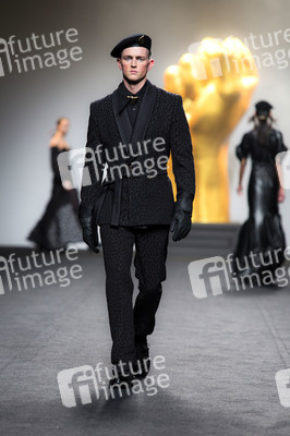 Ana Locking Fashion Show auf der Mercedes-Benz Fashion Week Madrid AW 2017