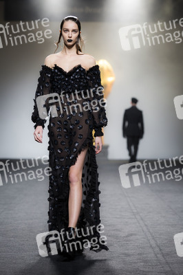 Ana Locking Fashion Show auf der Mercedes-Benz Fashion Week Madrid AW 2017