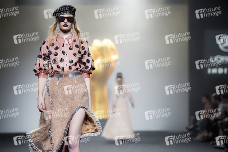 Ana Locking Fashion Show auf der Mercedes-Benz Fashion Week Madrid AW 2017