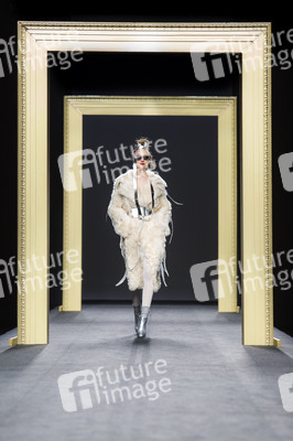 Miguel Marinero Fashion Show auf der Mercedes-Benz Fashion Week Madrid AW 2017
