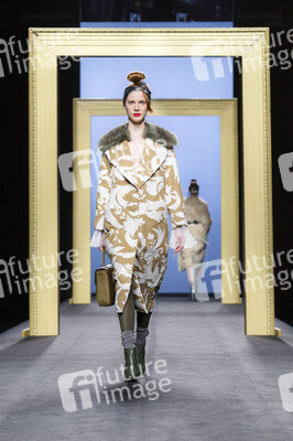 Miguel Marinero Fashion Show auf der Mercedes-Benz Fashion Week Madrid AW 2017