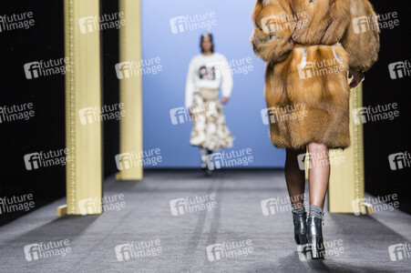 Miguel Marinero Fashion Show auf der Mercedes-Benz Fashion Week Madrid AW 2017