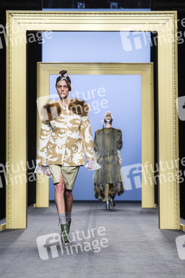 Miguel Marinero Fashion Show auf der Mercedes-Benz Fashion Week Madrid AW 2017
