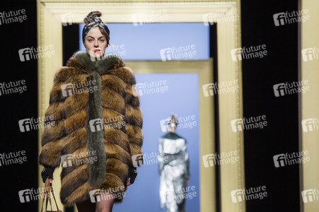 Miguel Marinero Fashion Show auf der Mercedes-Benz Fashion Week Madrid AW 2017