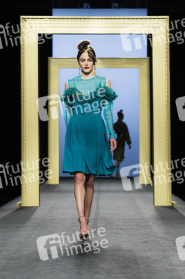 Miguel Marinero Fashion Show auf der Mercedes-Benz Fashion Week Madrid AW 2017