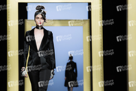 Miguel Marinero Fashion Show auf der Mercedes-Benz Fashion Week Madrid AW 2017