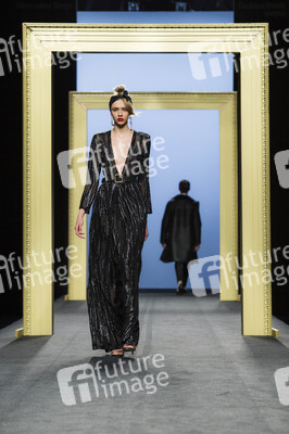Miguel Marinero Fashion Show auf der Mercedes-Benz Fashion Week Madrid AW 2017