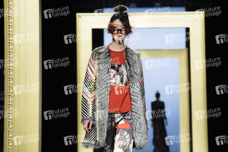 Miguel Marinero Fashion Show auf der Mercedes-Benz Fashion Week Madrid AW 2017