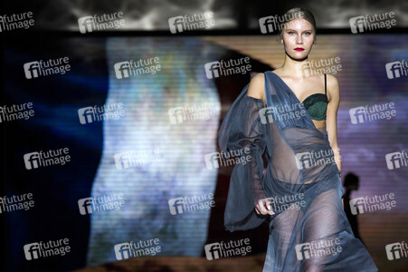 Andrés Sardá Fashion Show auf der Mercedes-Benz Fashion Week Madrid AW 2017