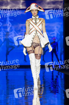 Andrés Sardá Fashion Show auf der Mercedes-Benz Fashion Week Madrid AW 2017