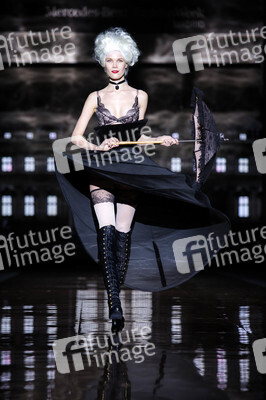 Andrés Sardá Fashion Show auf der Mercedes-Benz Fashion Week Madrid AW 2017